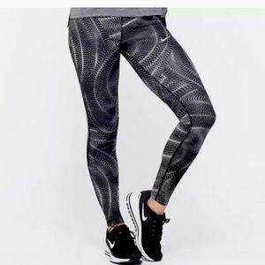 Nike DRI-FIT running power essential leggings